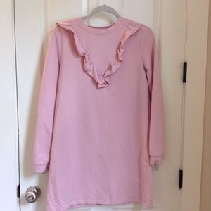 Long sleeve dress with a "v" ruffle